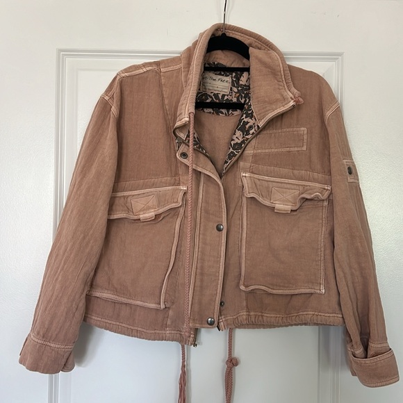 Free people/ we the free bundle- 2 shirts (XS) and 1 jacket (s) - Picture 3 of 9